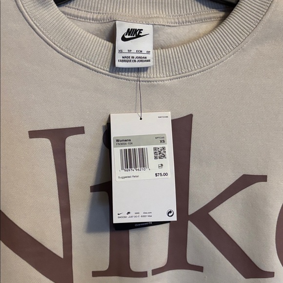 NWT Nike Women’s Crewneck Size XS - Picture 3 of 8